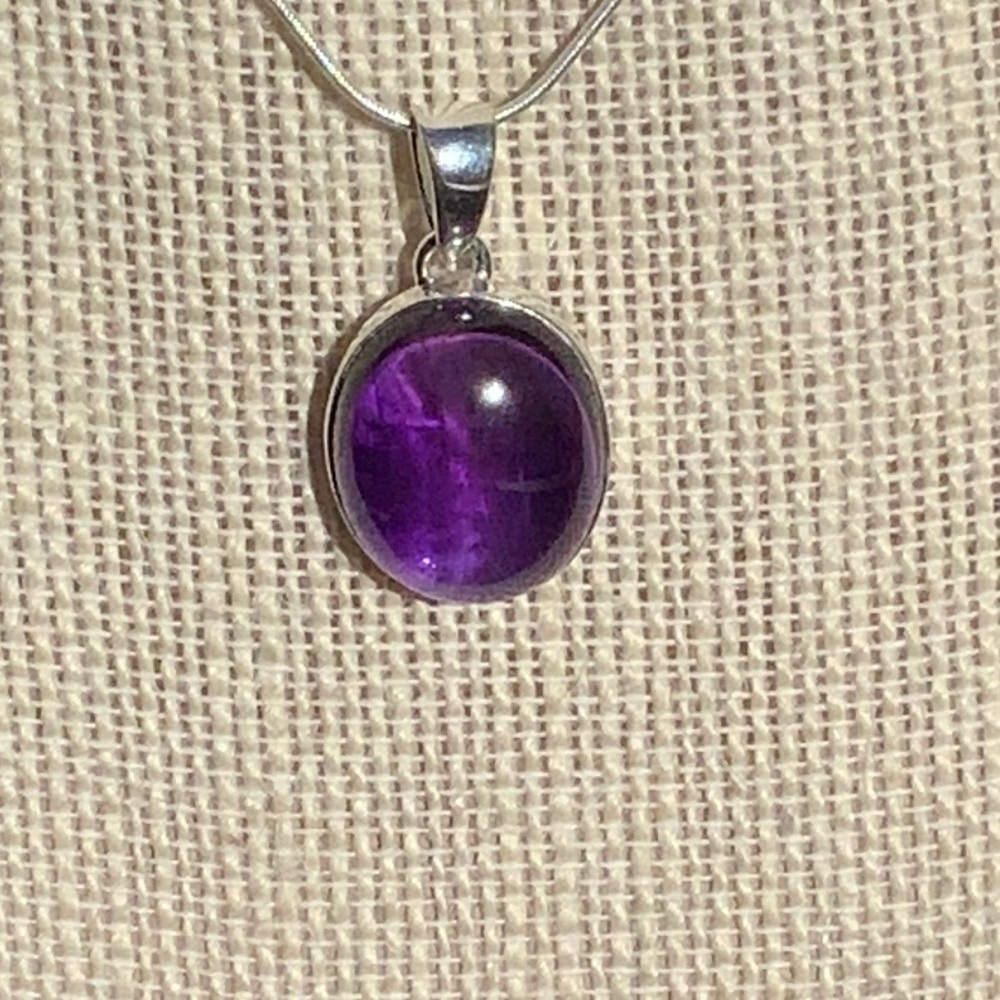 BOUTIQUE ALL NATURAL AFRICAN AMETHYST 925 STERLING SILVER PENDANT